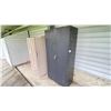 Image 1 : 2 CABINETS WITH SPRAY PAINT, OIL ETC