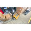 Image 1 : ULINE PALLET DOLLY 5500 LB CAPACITY