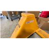 Image 2 : ULINE PALLET DOLLY 5500 LB CAPACITY