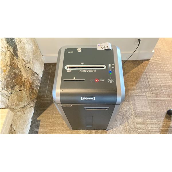 FELLOWES PAPER SHREDDER MODEL 225CI. CAN ALSO SHRED CD'S