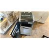 Image 2 : FELLOWES PAPER SHREDDER MODEL 225CI. CAN ALSO SHRED CD'S