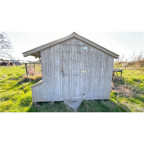 10X10' CHICKEN COOP WITH CONTENTS. SPRINKLERS, TOOLS, ETC