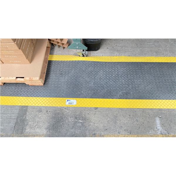 APPROX 38' LONG ANTI-FATIGUE MAT WITH HI-VIS SIDES