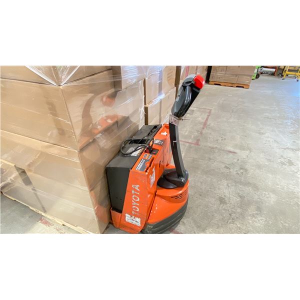 TOYOTA POWER PALLET DOLLY MODEL 7HBW23. 4500 LB CAPACITY  BUILT IN CHARGER,