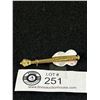 Image 2 : Lovely Vintage Mother of Pearl Genuine Design Brooch