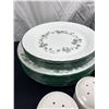 Image 5 : Corelle Dish Set