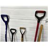 Image 5 : Assorted snow shovels and scrapers