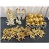 Image 1 : Gold Christmas Ornaments and Decor