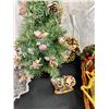 Image 7 : Assorted Christmas Decor