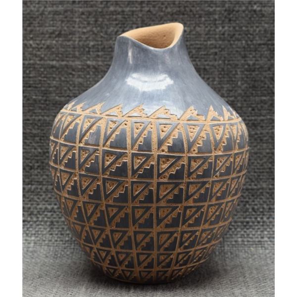 JEMEZ  POTTERY JAR (LORRAINE CHINANA)