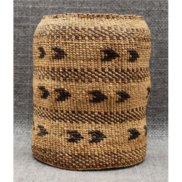 KLAMATH BASKETRY CYLINDER