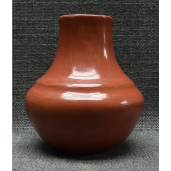 SANTA CLARA POTTERY JAR ( GREG GARCIA)