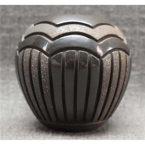 SAN JUAN POTTERY BOWL (SUE TAPIA)