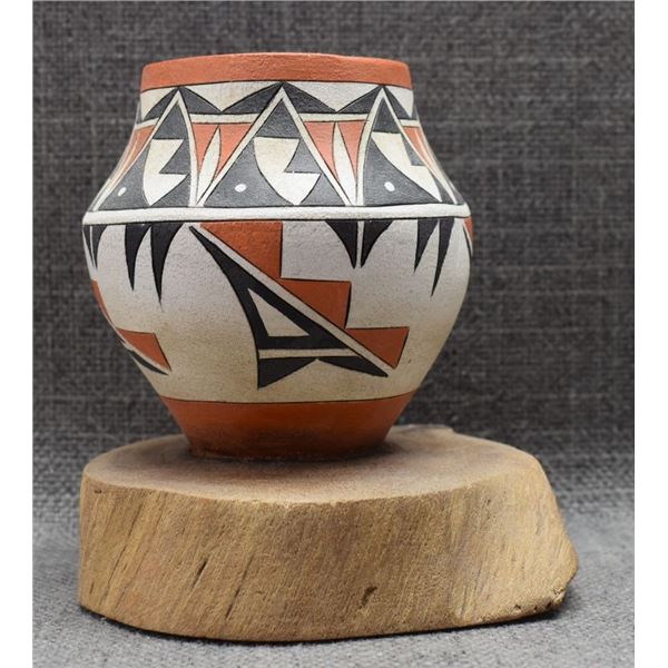 HOPI WOOD CARVING (M CHEROMIAH)