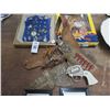 Image 2 : Western Pins, Cap Gun, Holsters, Décor