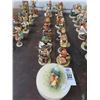Image 1 : 17-Hummel Figurines w/What Not Box - 17 X $