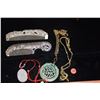 Image 1 : MIXED LOT: COMBS, PENDANTS & CHAINS (5 PCS)