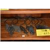Image 1 : HANGERS (9 PCS)