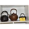 Image 1 : TEAPOTS (3 PCS)