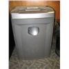 Image 1 : Fellows Paper Shredder