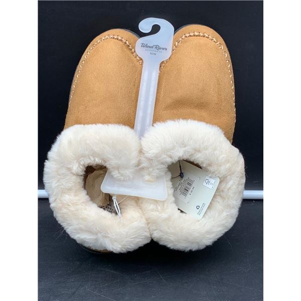 WindRiver Women’s Shearling Lined  Slippers  Size M (7-8) Tan