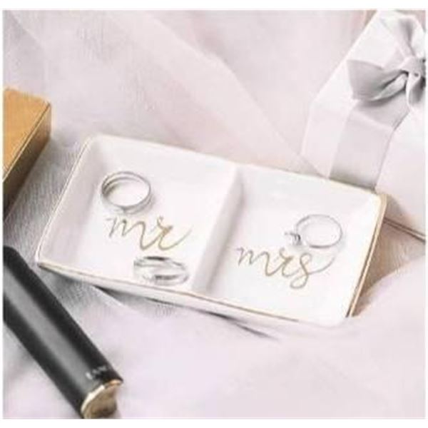 Xugoox Mr. and Mrs. Ceramic Ring Dish Jewelry Holder Plates