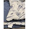 Image 2 : Novogratz Blanket Reversible  Blue and Grey Outer Space Print Twin