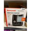 Image 2 : Honeywell HWM845BC Soothing Comfort Warm Mist Humidifier, Black, with Essential Oil Cup, Auto Shut-o