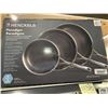 Image 2 : Henckels Paradigm Dual Performance 3-Piece Fry Pan Set
