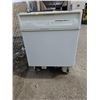 Image 1 : Maytag Model MDB5100AWW Built-In Dishwasher with Control Panel