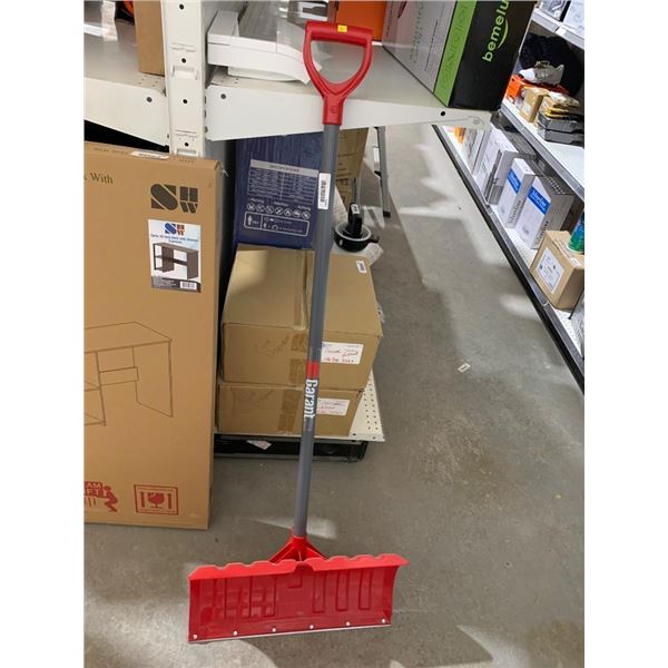 Garant Snow Pusher with Ergonomic Handle and Steel Shaft