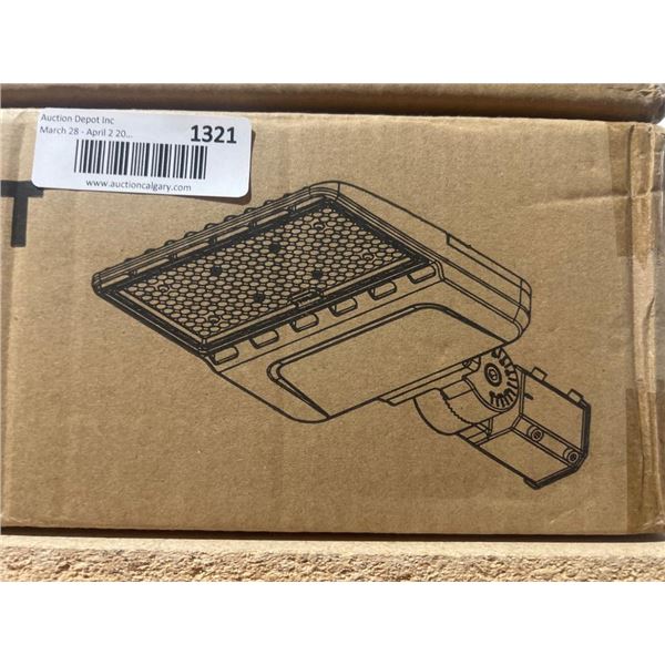 YXL LED Parking Lot Light, 150W LED Shoebox Light with Dusk to Dawn Photocell,21000LM 5000K Daylight