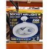 Image 2 : Bell + Howell Socket Air Light, 2100 Lumens, with 3 Speed Settings