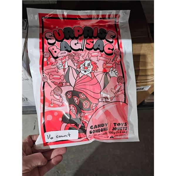 Surprise Bag Sac with 16 Count Variety Toys and Candy