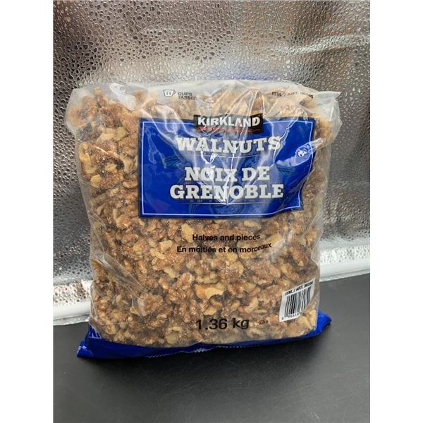 Kirkland Signature Walnuts – Halves and Pieces, 1.36 kg Bag