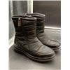 Image 1 : Women’s Black Winter Boots with Synthetic Upper, Size 8M
