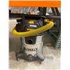 Image 2 : DeWALT Wet/Dry Vacuum With Stainless Steel Tank and Accessories