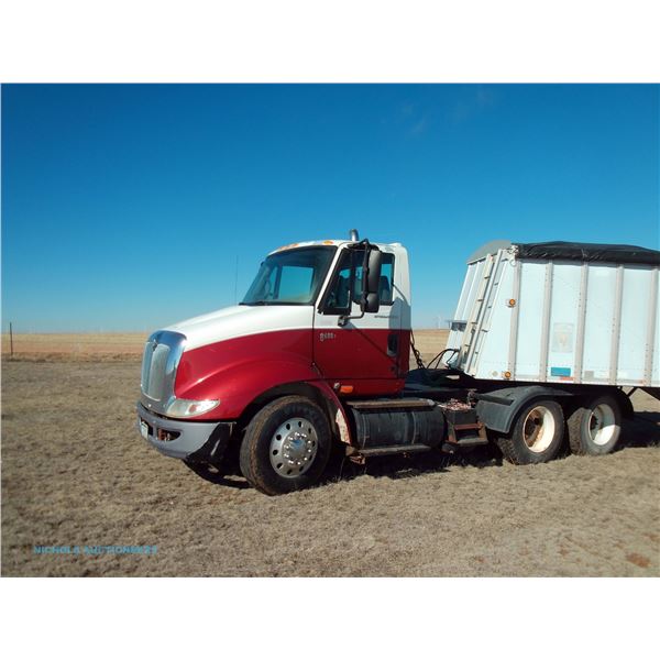 2003 International Model 8600
