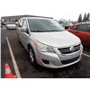 Image 2 : 2009 Volkswagen Routan RUNS WITH MECHANICAL PROBLEMS