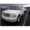 Image 1 : 2004 Cadillac Escalade RUNS WITH MECHANICAL PROBLEMS