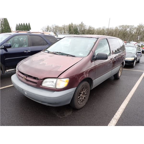 1999 Toyota Sienna