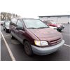 Image 2 : 1999 Toyota Sienna
