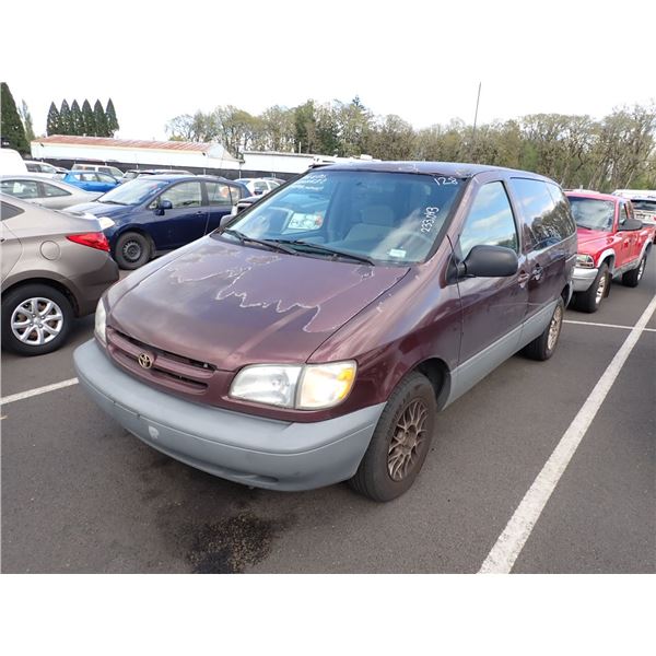 1999 Toyota Sienna