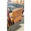 Image 2 : BARCALLOUNGER CONTEMPORARY LIGHT BROWN LEATHER RECLINING ARMCHAIR