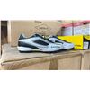 Image 2 : CASE OF 12 PAIRS OF EASTON DIAMOND LO WF2 BLACK/BLACK WHITE CLEATS SIZE 9 WOMENS