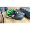 Image 2 : CASE OF 12 PAIRS OF EASTON MAKO.20 LOW WF2 BLACK/GREEN CLEATS SIZE 6Y