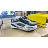 Image 2 : CASE OF 12 PAIRS OF EASTON DIAMOND LO WF2 BLACK/BLACK WHITE CLEATS SIZE 8 WOMENS