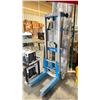 Image 1 : GENIE LIFT 400 LBS MAX CAPACITY HAND OPERATED MOBILE PALLET / PRODUCT LIFT