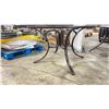 Image 2 : TELESCOPE CASUAL GLASS TOP BROWN CAST ALUMINUM PATIO TABLE 48" ROUND 28"H