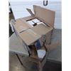Image 1 : BOX OF TORK FOLD HAND TOWELS